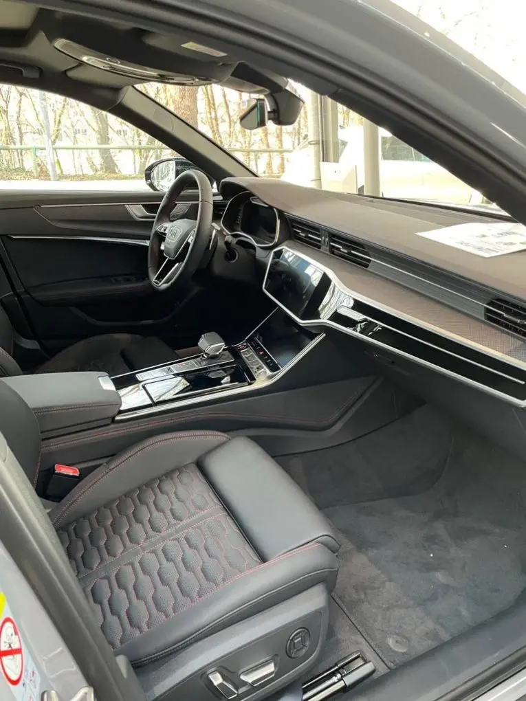 Audi RS6 Dynamic 2023, front view — Cannes Lux Car Rental, Cannes. Wagon poise for the Grasse hillside run