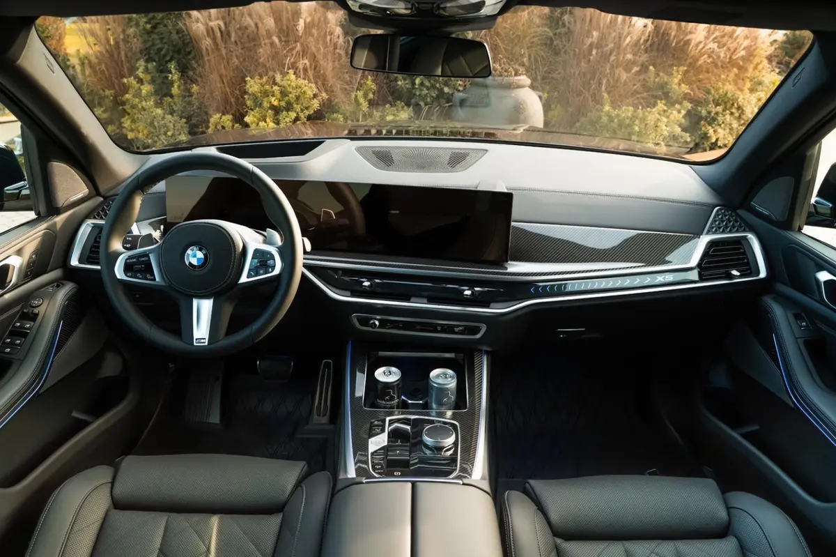BMW X5 M-pack 30d 2025, exterior — Cannes Lux Car Rental, Cannes. Hotel-to-Grasse transfers with room for seven
