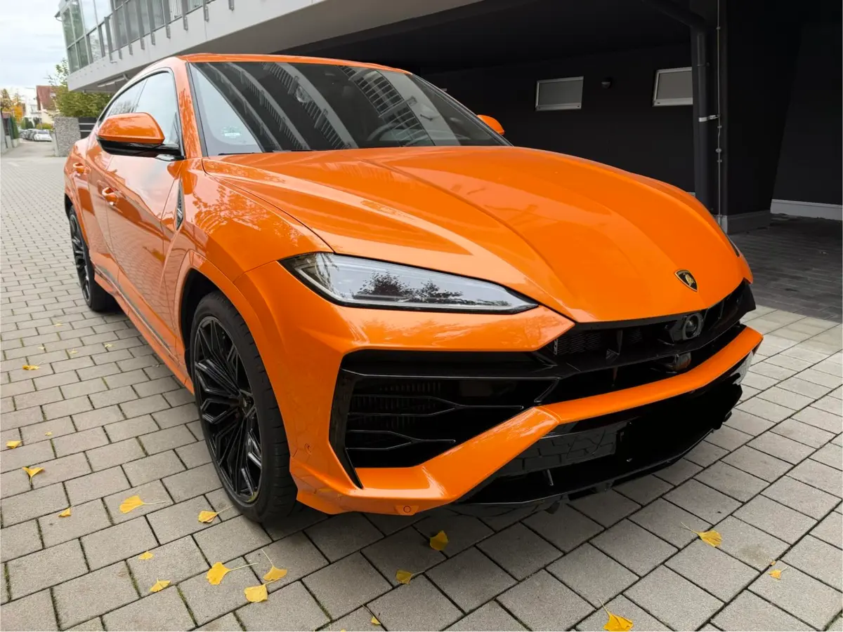 Lamborghini URUS SE 2025, front view — Cannes Lux Car Rental, Cannes. Corporate convoy comfort from hotel to MIPIM venue